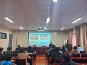 会议室里的人们AI 生成的内容可能不正确。